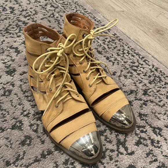 JEFFREY CAMPBELL • Tan Slashed Jensen Combat Bootie- Size 8. - Picture 11 of 12